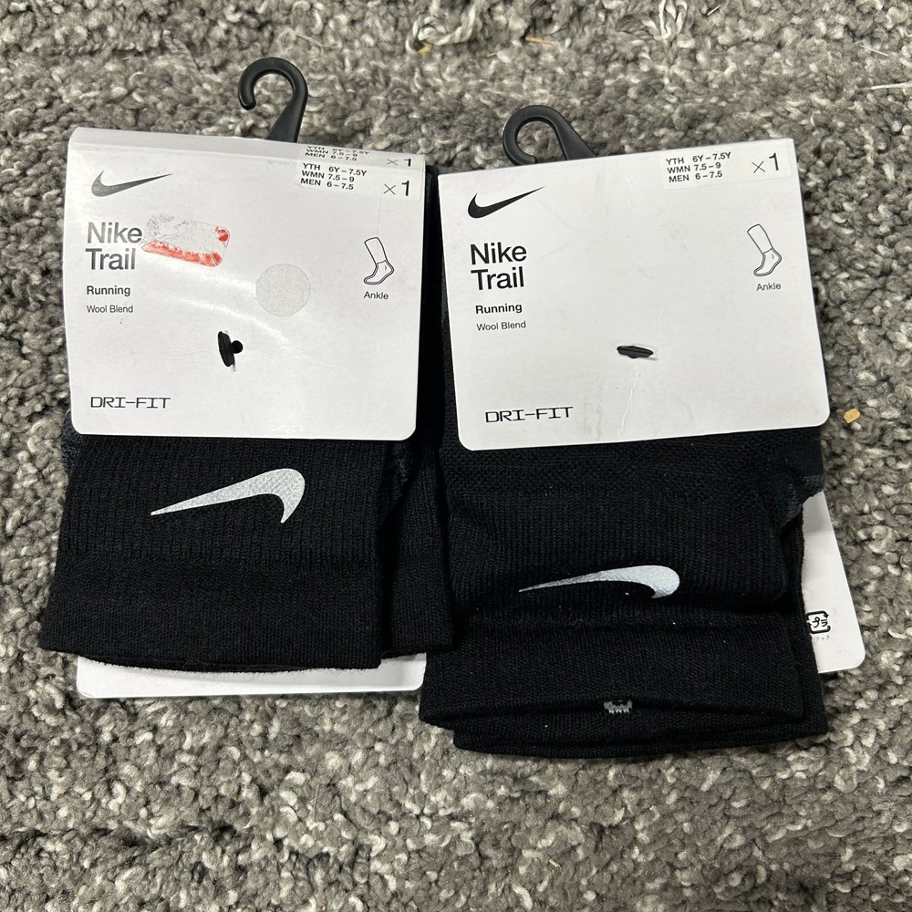 Nike Womens Size 7.5-9 Black Trail Wool Blend Cushioned Ankle Socks 2 Pair